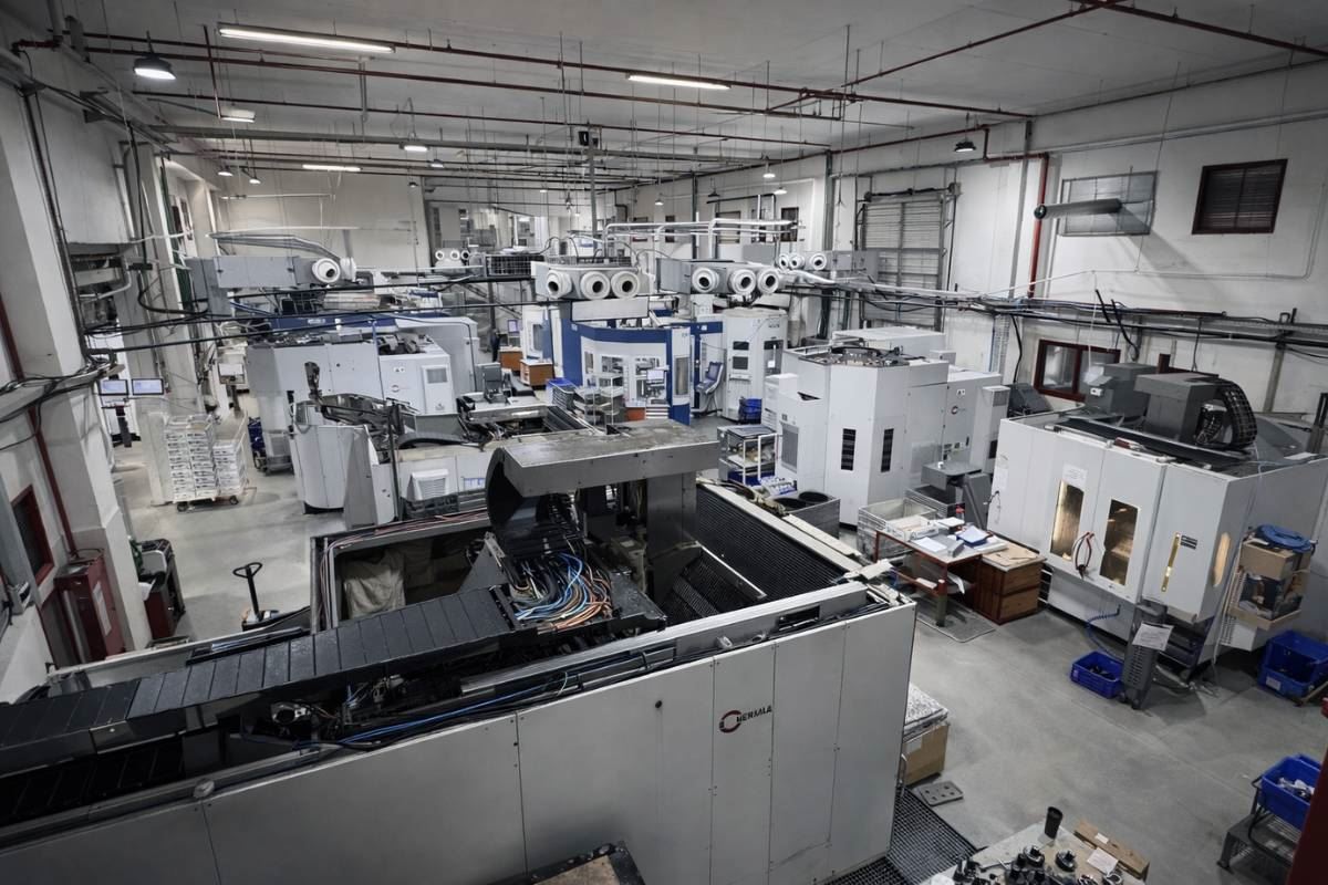 Machining hall with rows of CNC production centres